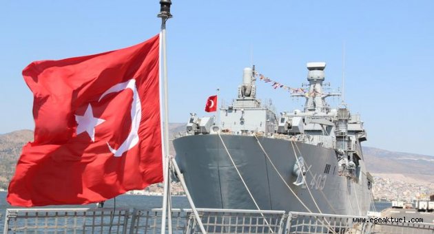 Savaş gemileri halkın ziyaretine açıldı