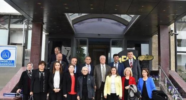 Şehit ailelerinden Valilik ve Büyükşehir'e ziyaret