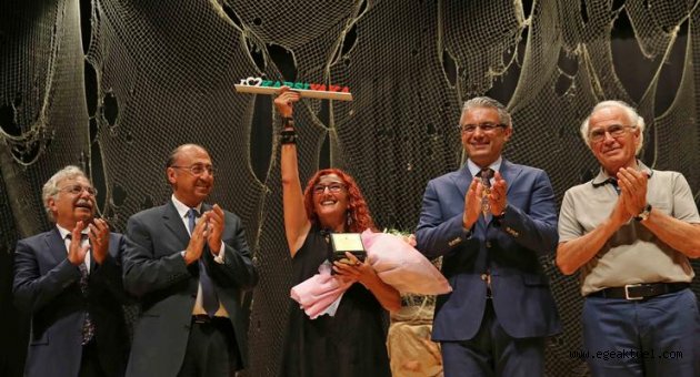    ‘Şükran Kurdakul Şiir Ödülü’ sahibini arıyor