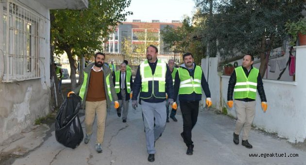 Temizlik ekibi bu kez Küçük Çiğli Mahallesi'nde