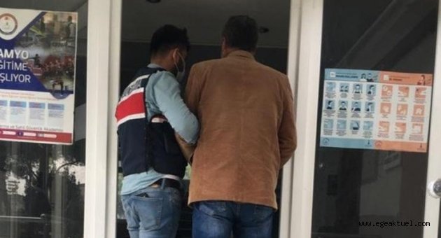 Terör örgütüne üye olma suçundan aranıyordu, İzmir'de yakalandı