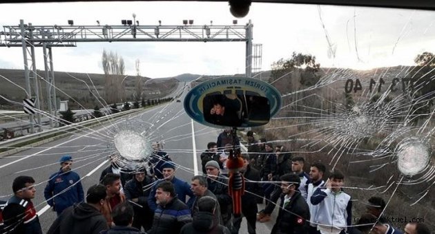Yeşilovaspor'un seyir halinde olan otobüsüne saldırı